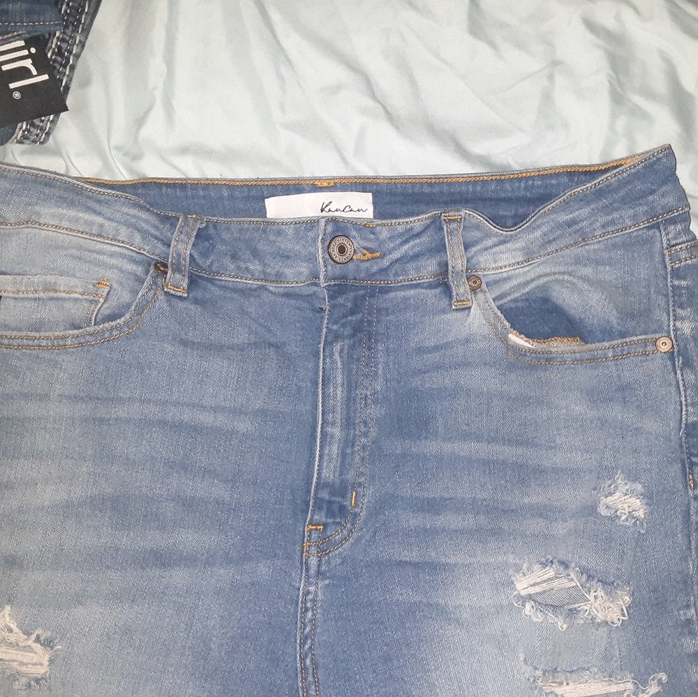 Too small. - Picture 2 of 4
